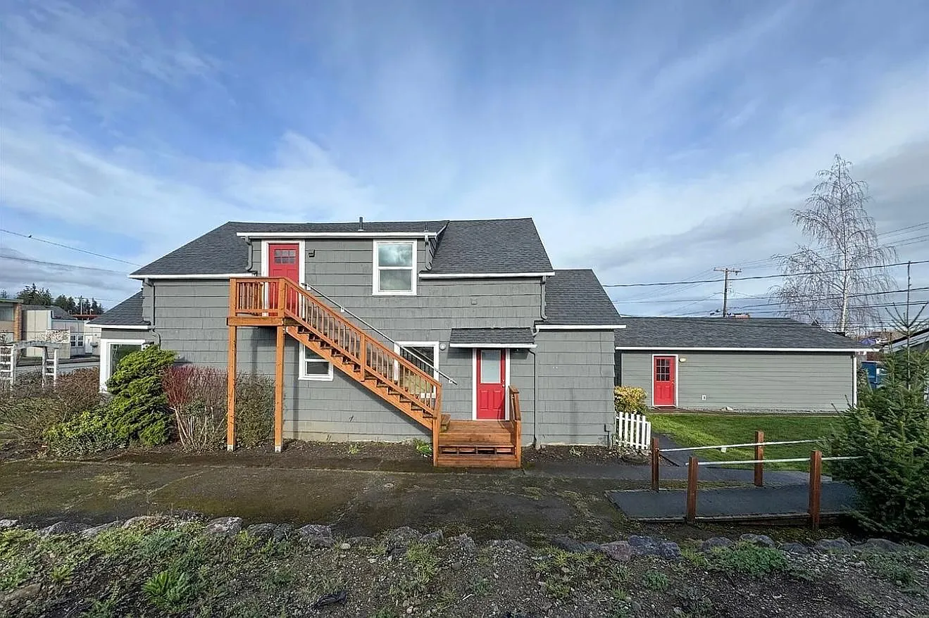 Studio, 890 sqft, $2,045 — Photo 1