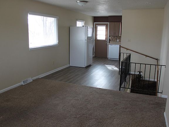 3rd image of 6102 Knox St #6102