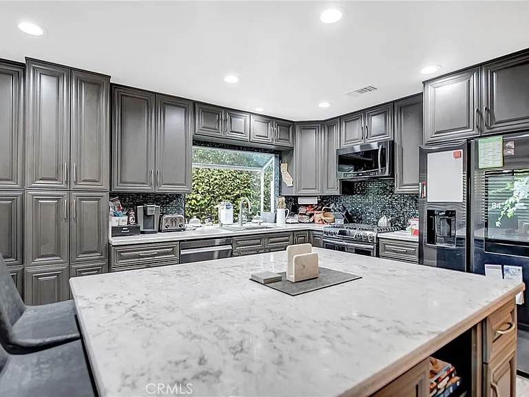 10 Valley Crest Rd — Photo 15