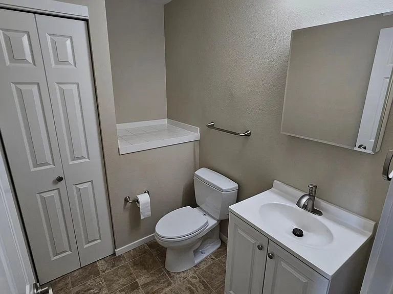 519 Cypress Ave — Photo 9