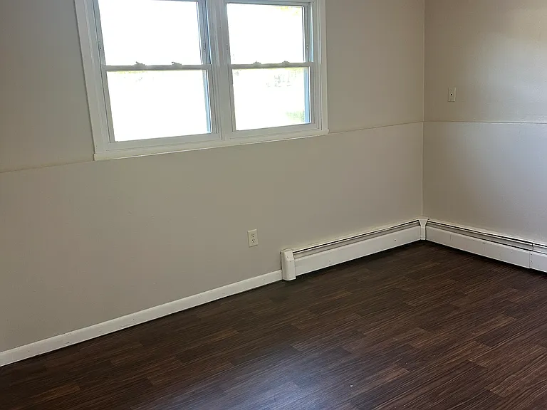 1511 S Point Rd — Photo 4