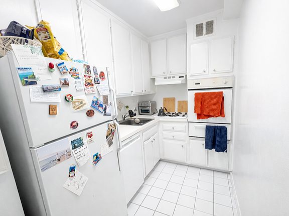 5th image of 245 E 63rd St APT 23F