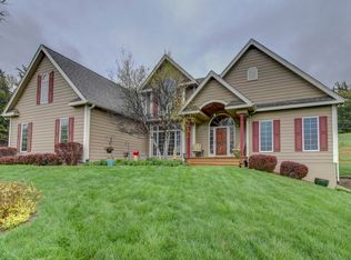 21382 Applewood Rd, Council Bluffs, IA 51503
