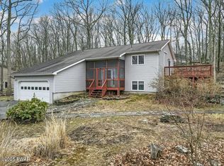 120 High Meadow Dr, Milford, PA 18337