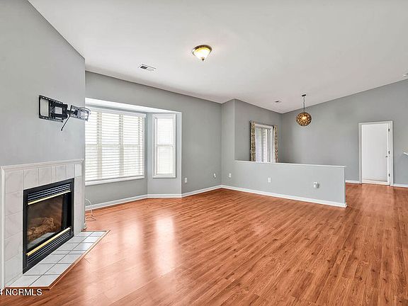5th image of 4117 Breezewood Drive Apt 203