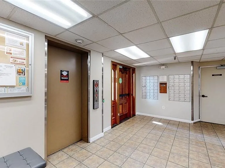 12801 Moorpark St #103 — Photo 23