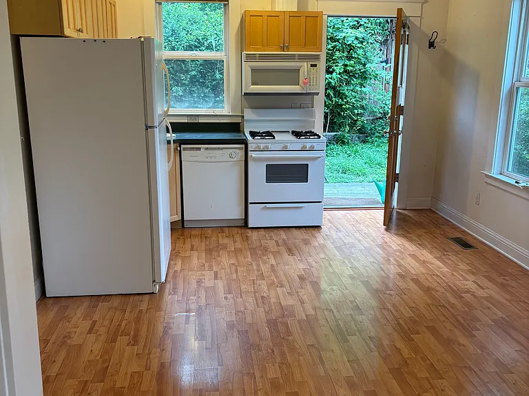 3107 E Madison St #C — Photo 11