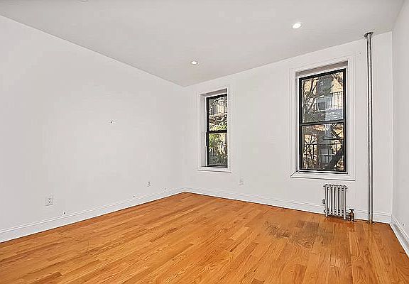3rd image of 15 Crown St APT 6G