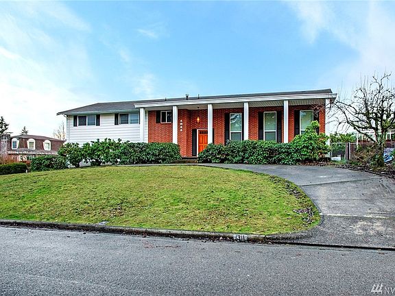 2nd image of 1311 Coral Dr