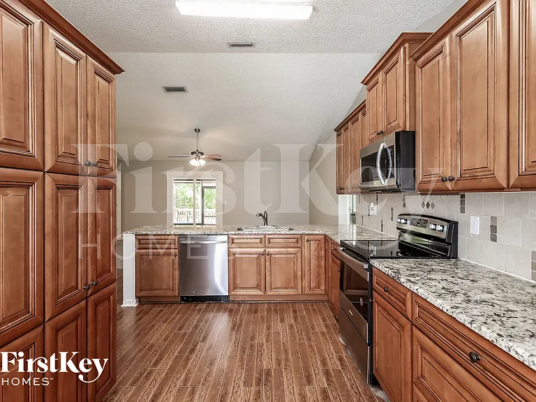 1598 Twin Oak Dr — Photo 7