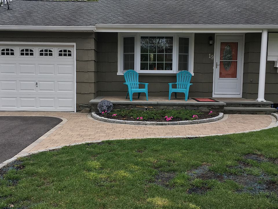 1st image of 19 Woodbine Ln