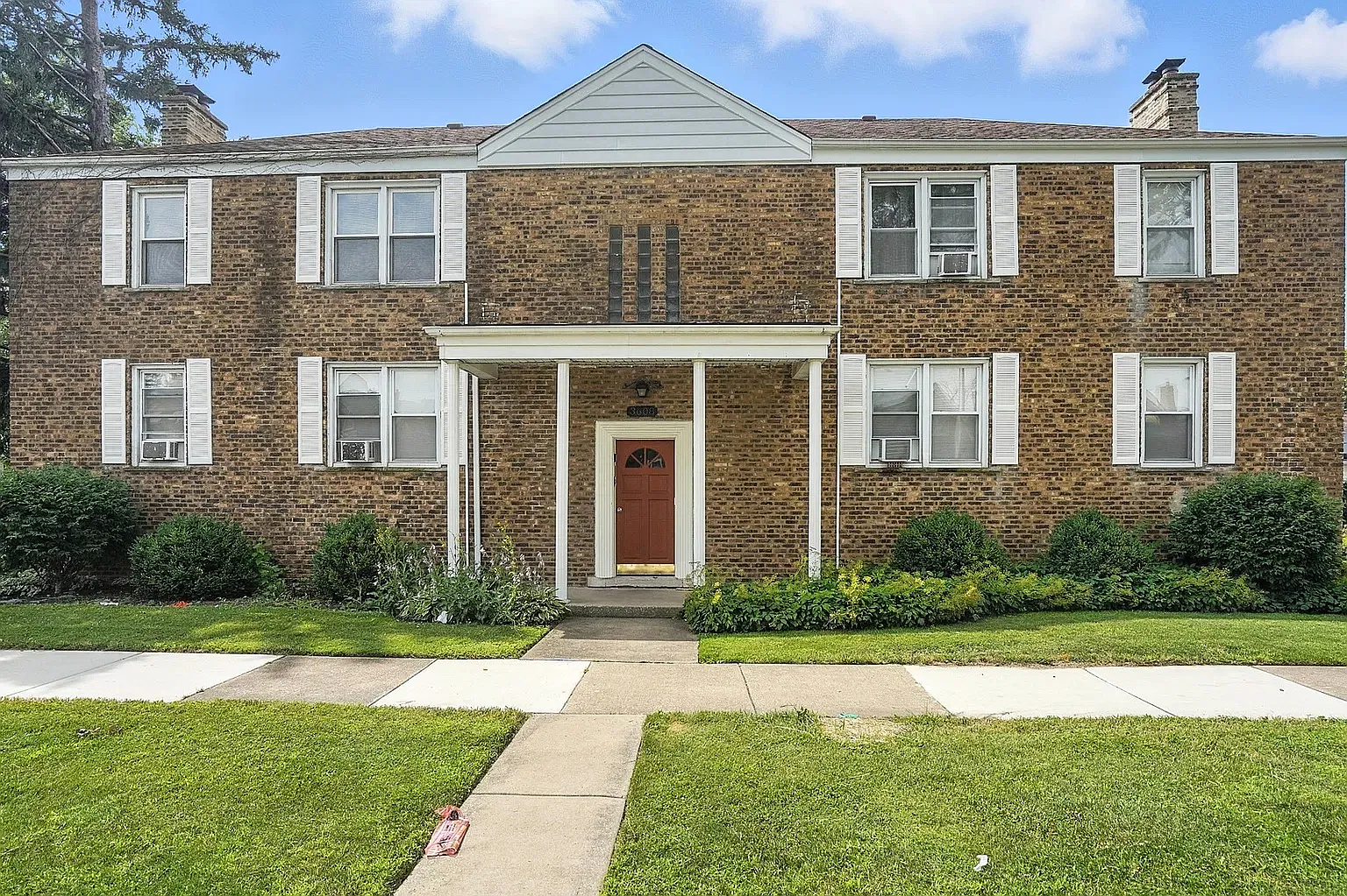 2 bed, 750 sqft, $1,700 — Photo 1