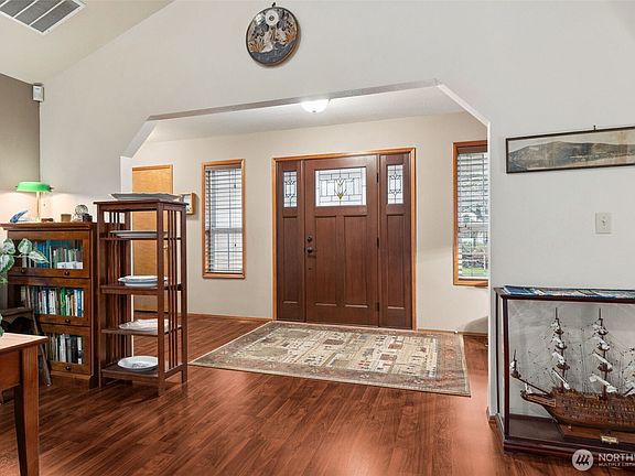 3rd image of 7206 Deerfield Park Drive NE