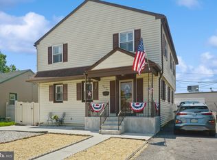 225 Stanbridge Rd, Holmes, PA 19043