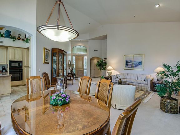 ingle - lvg,dining & entry