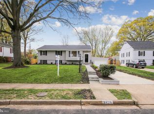 8416 Crossley Pl, Alexandria, VA 22308