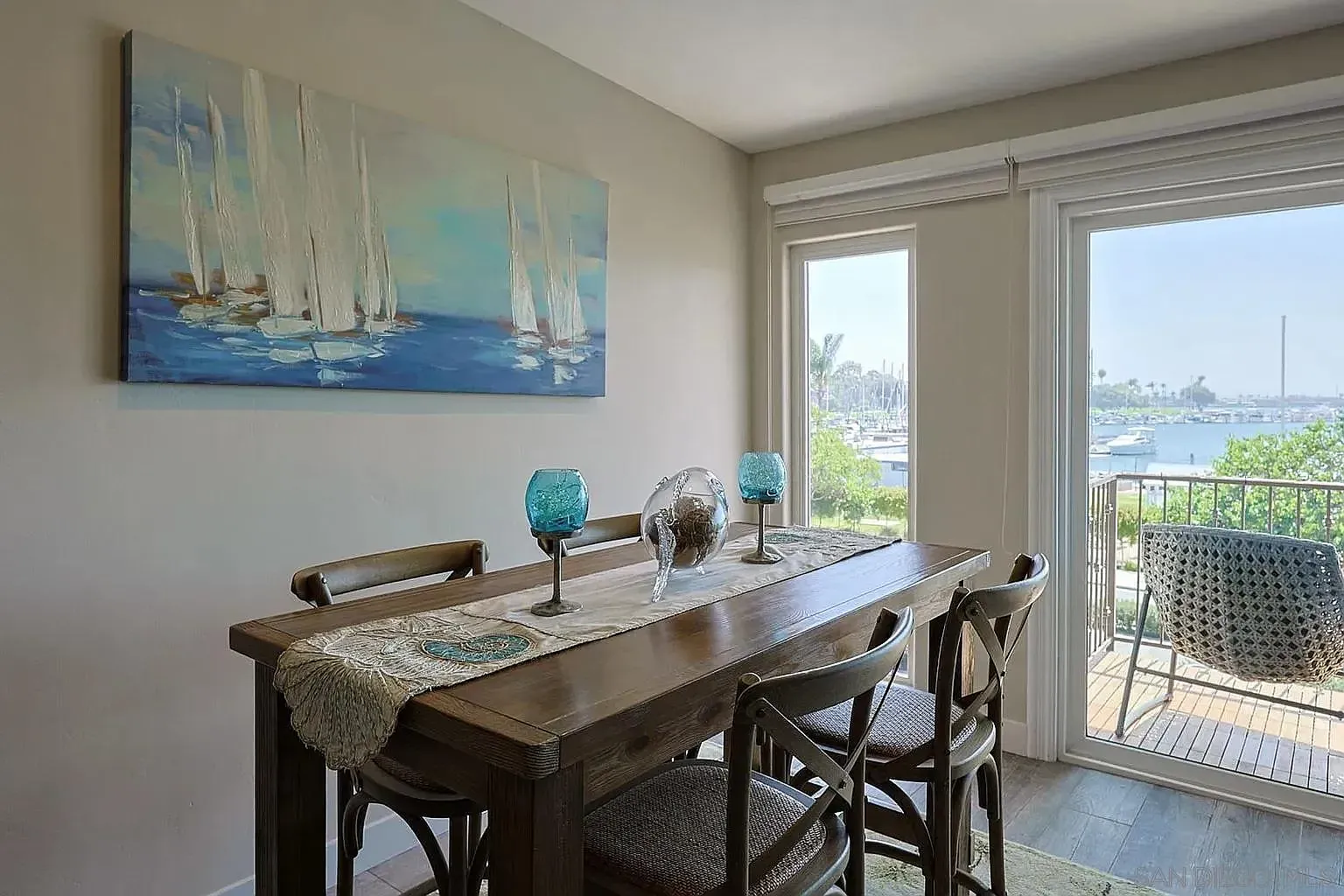 2 bed, 2.0 bath, 976 sqft, $10,500 — Photo 4