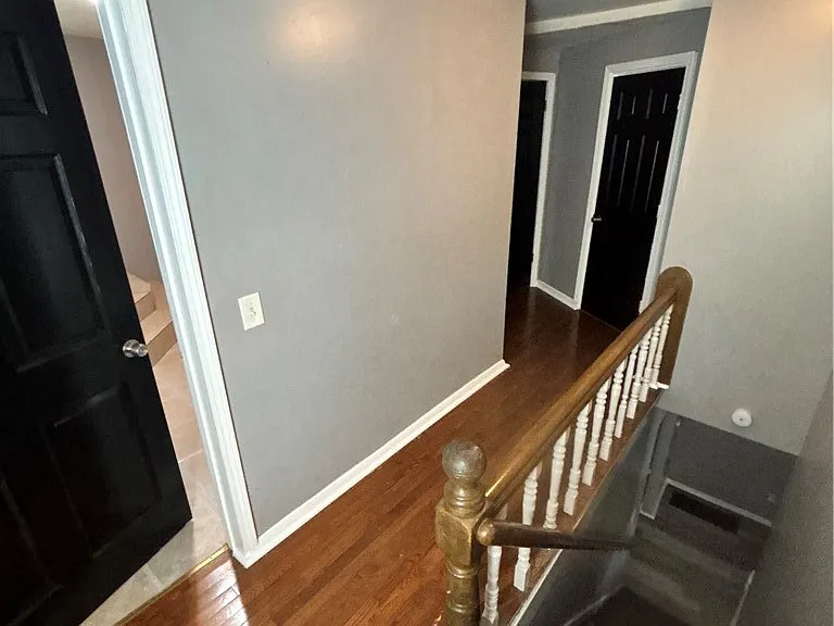 335 Cedarhurst St — Photo 21