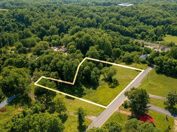 115 Chapel Ln, Lynchburg, VA 24501