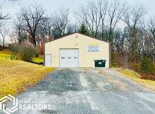 121 Woodland Rd, Montezuma, IA 50171