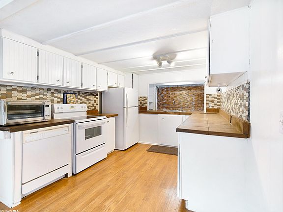 4th image of 5327 Baldwin Ave