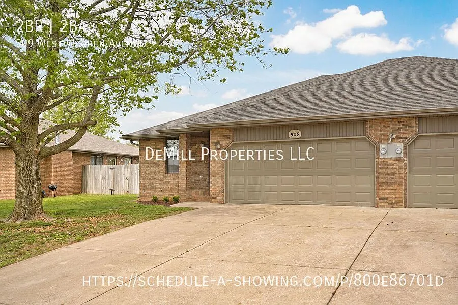 Building Photo - 509 W Warren Dr