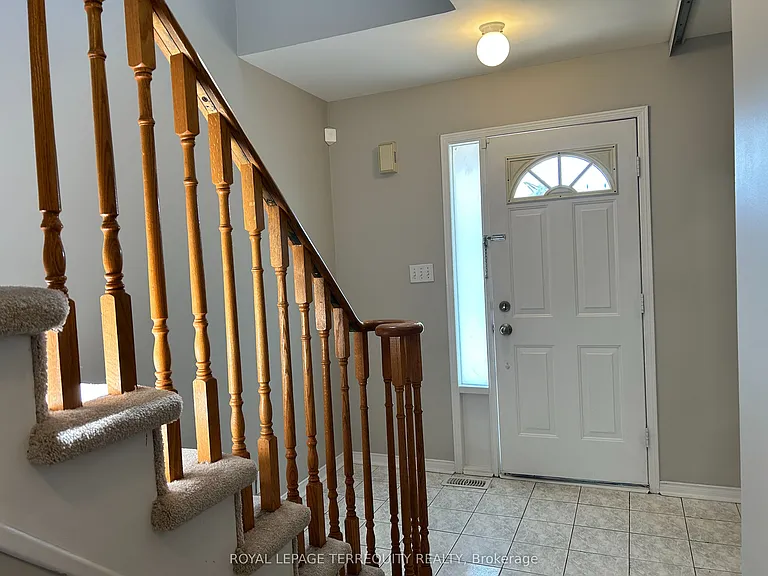 129 Trewin Ln — Photo 4