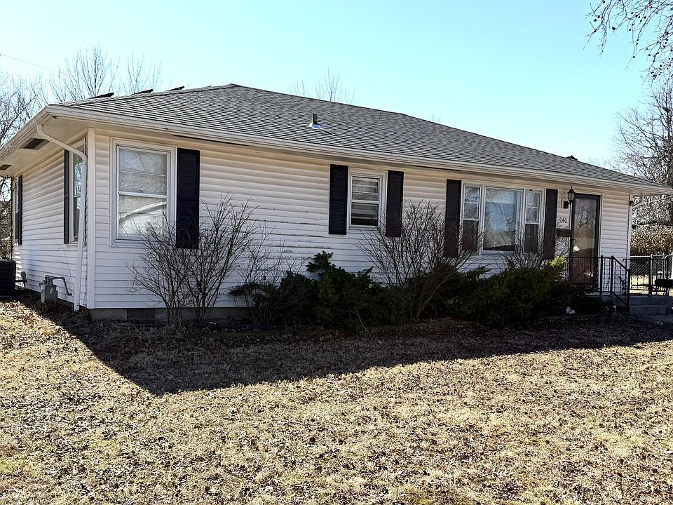 1st image of 940 Hazel Pl