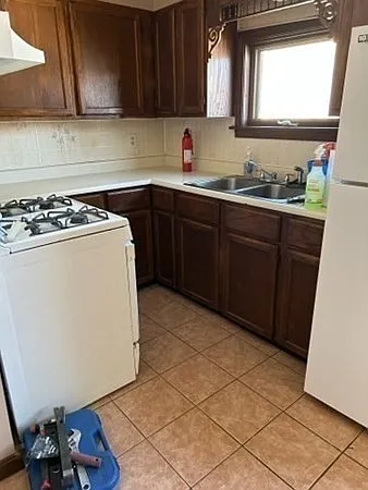 355 Field St #2 — Photo 1