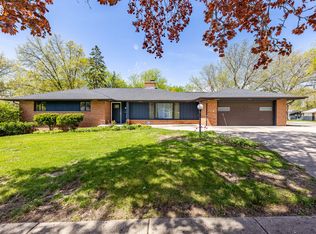 828 Tamarack Ln, Rockford, IL 61107