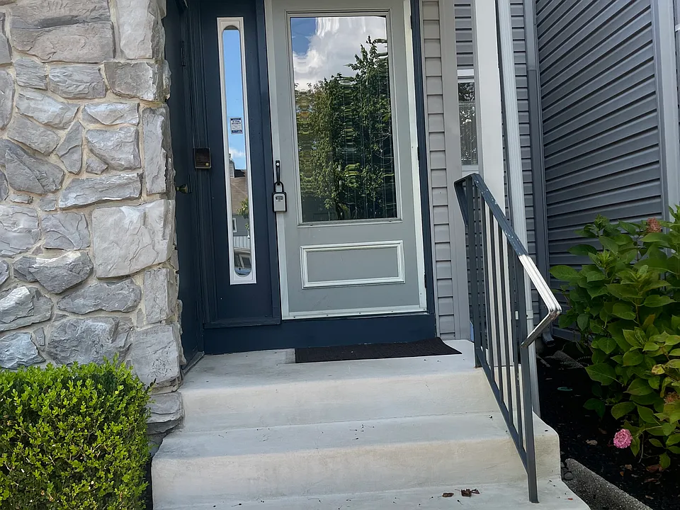 504 Chanticleer