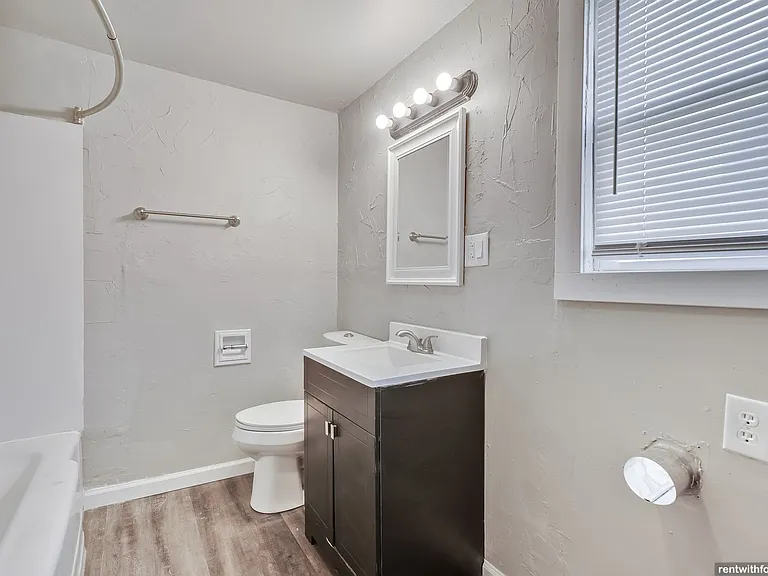 204 Elm St. — Photo 8