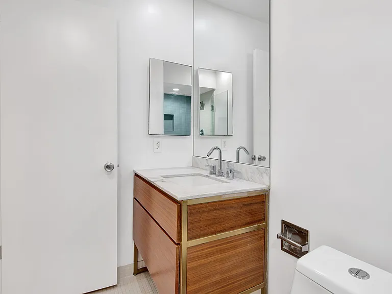 1147 N Clark St #206 — Photo 27