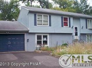 9604 Stony Hollow Dr, Tobyhanna, PA 18466