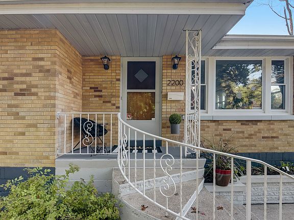 2nd image of 2200 Edina Blvd