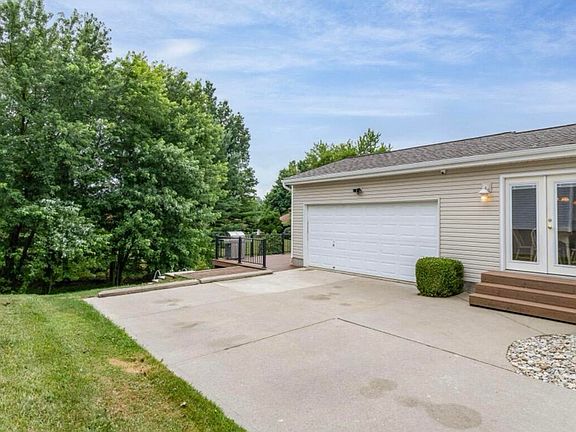 3rd image of 2800 Fister Place Blvd