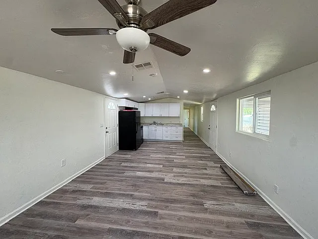 4745 N Pomona Ave — Photo 5
