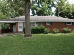 204 S 13th St, Charleston, MO 63834