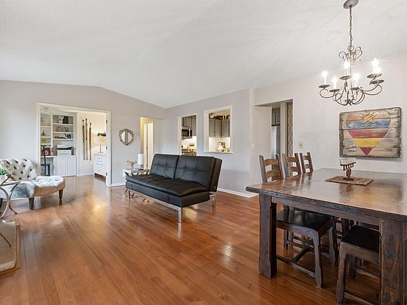 3rd image of 2252 Country Ln