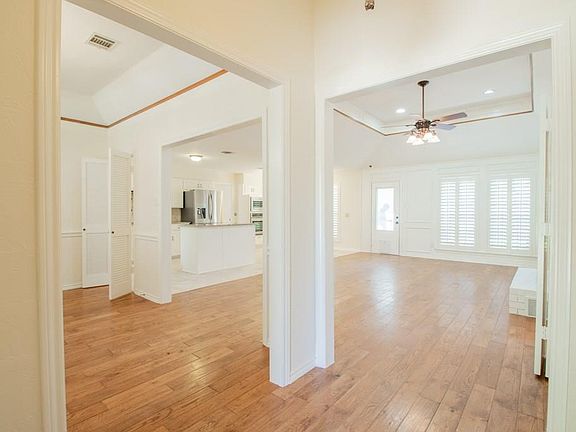 5th image of 1649 Creekside Dr