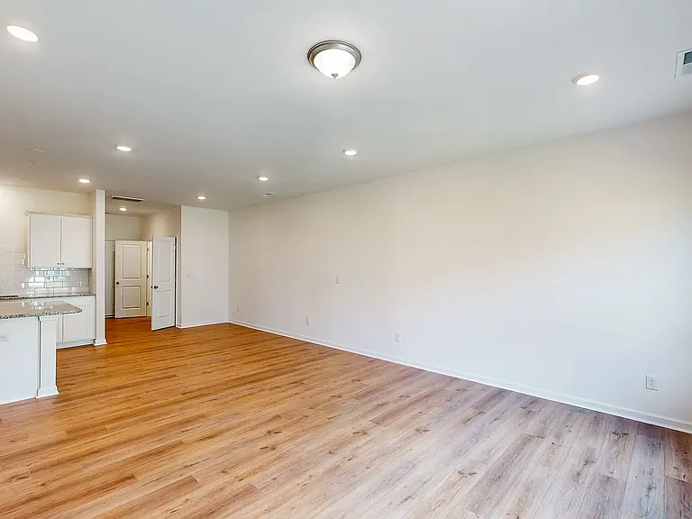 2752 Yeager Dr NW — Photo 6