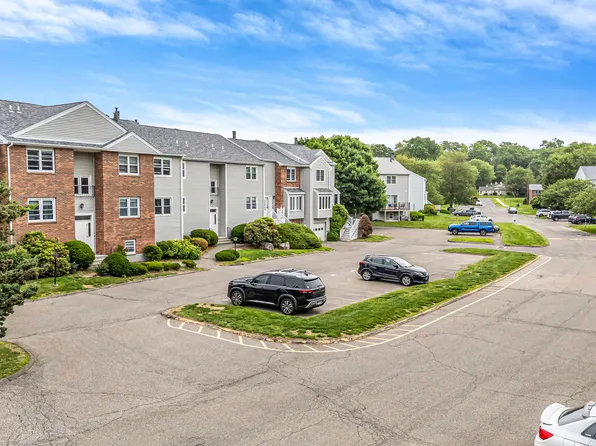 59 Carriage Drive #59, Milford, CT 06460