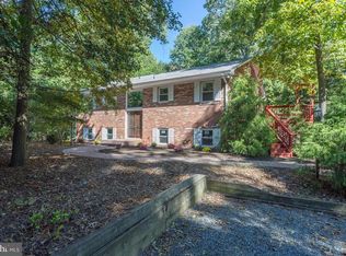 2913 Hideaway Rd, Fairfax, VA 22031