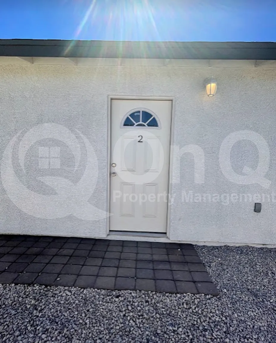 3 bed, 2.0 bath, 1073 sqft, $1,400 — Photo 3