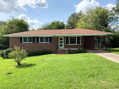3240 Commodore Dr Photo 1