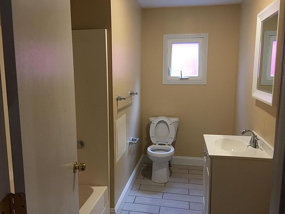4th image of 1217 Olive St