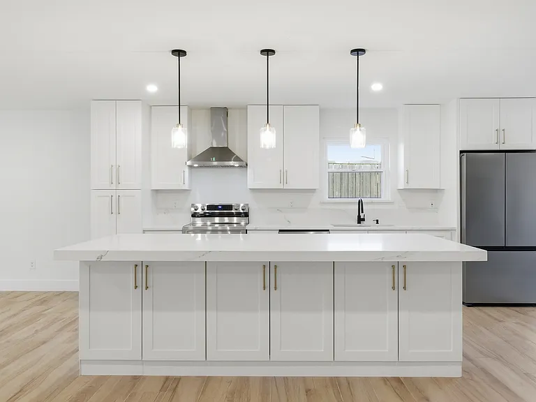 7076 Briarmeadow Dr — Photo 3