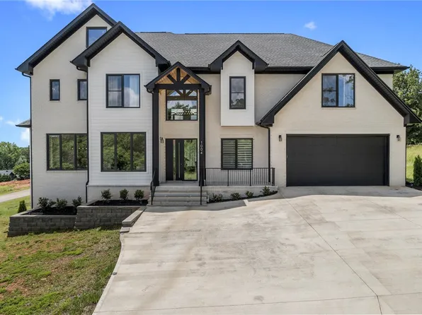 1004 Fallon Ln, Anderson, SC 29625