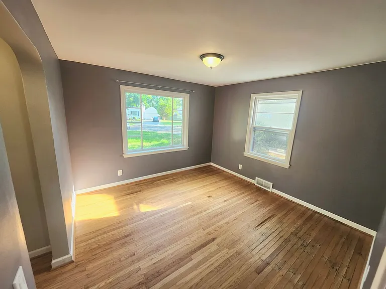 21 Glenmont Dr — Photo 10