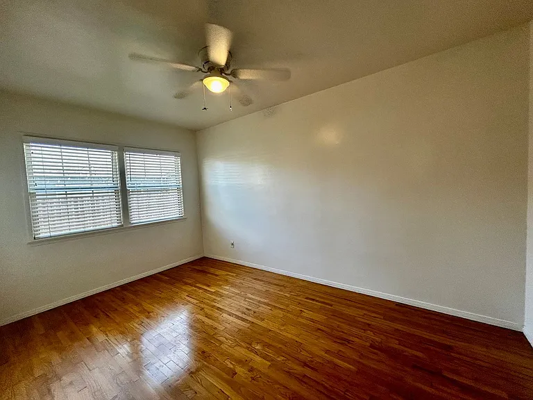 2239 Clark Ave — Photo 8